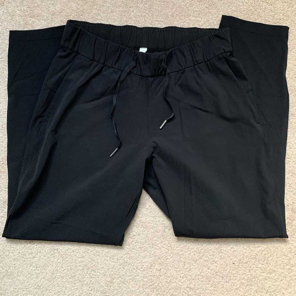 Lululemon On the Fly Pant 28” Luxtreme